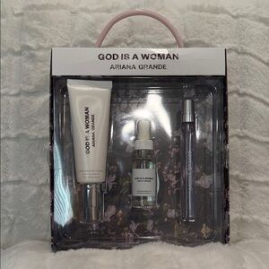 Ariana Grande | God Is A Woman | Hand Cream & Body Oil Gift Set